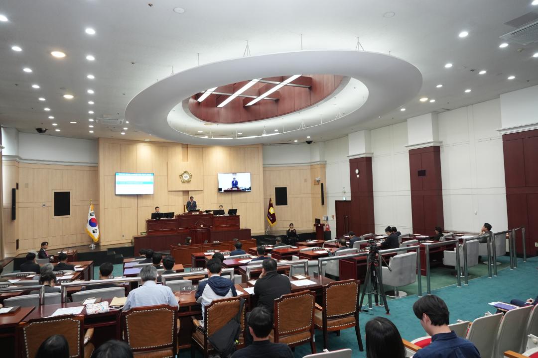 '동대문구의회, 제351회 임시회 폐회' 게시글의 사진(1) '20260428 제351회 임시회 본회의 (115).jpg'