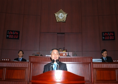홍사립 구청장